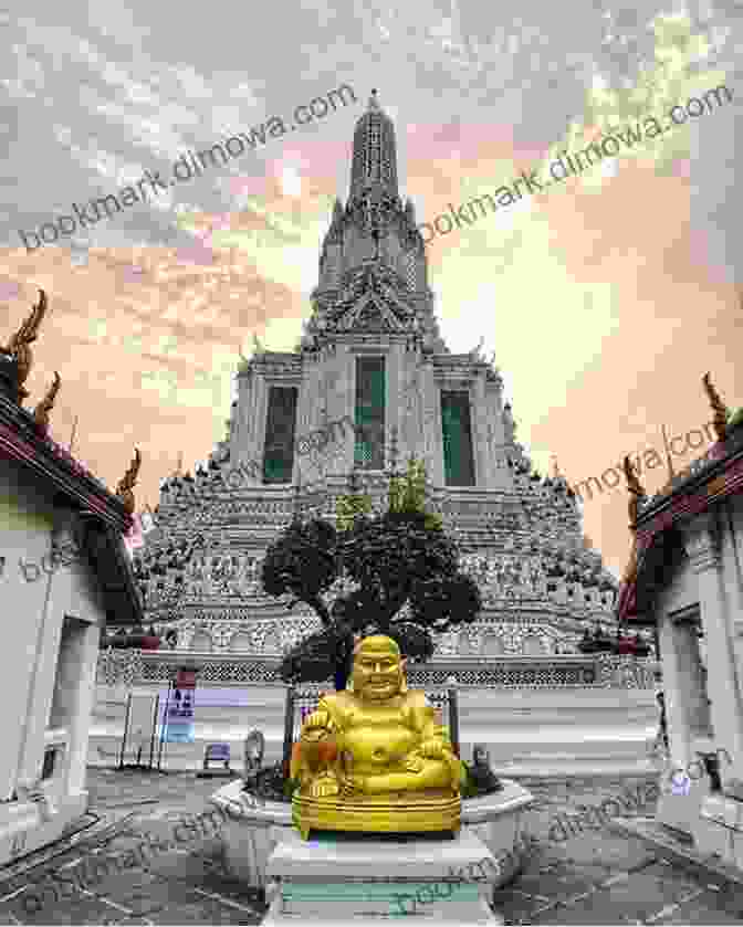 Wat Arun, A Stunning Buddhist Temple In Bangkok Amazing Thailand: Photo For Tourist